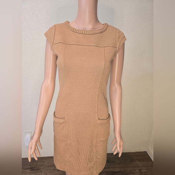 BODEN Women's Sheath Dress Light Brown Stretch Boat Neck Cap Sleeve Butt… - Picture 2 of 15